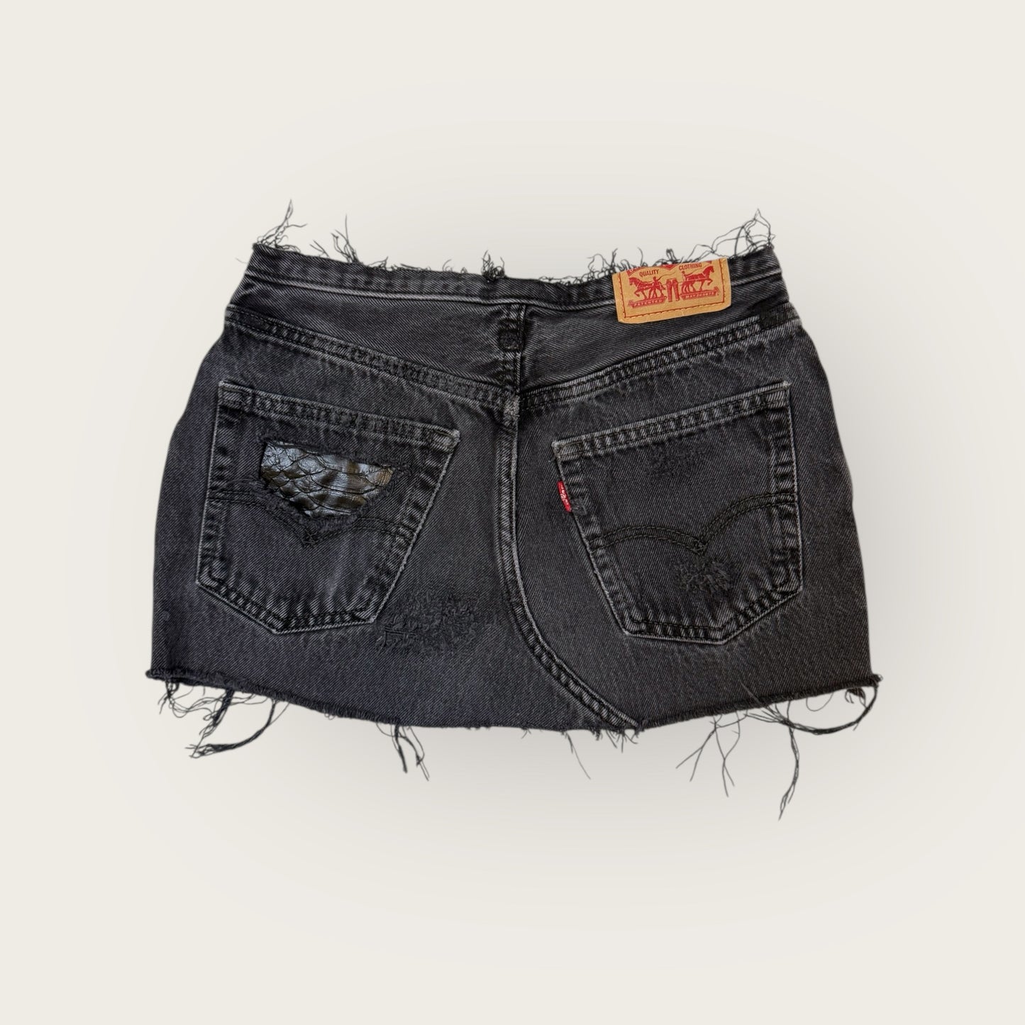 "FAUX LEATHER" SKIRT W26 H34